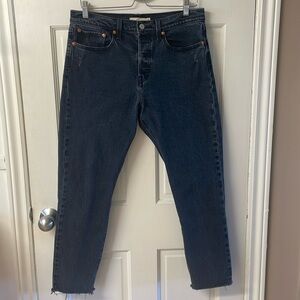 Levi’s Wedgie dark wash button fly raw hem skinny jeans women’s size 30